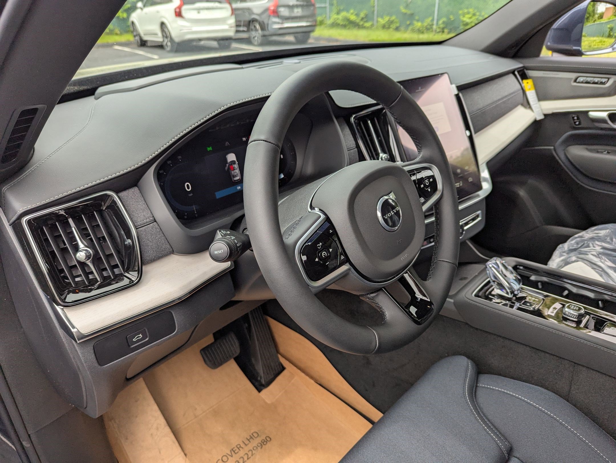 New 2025 Volvo XC90 B6 Ultra w/ Protection Package Premier image 7