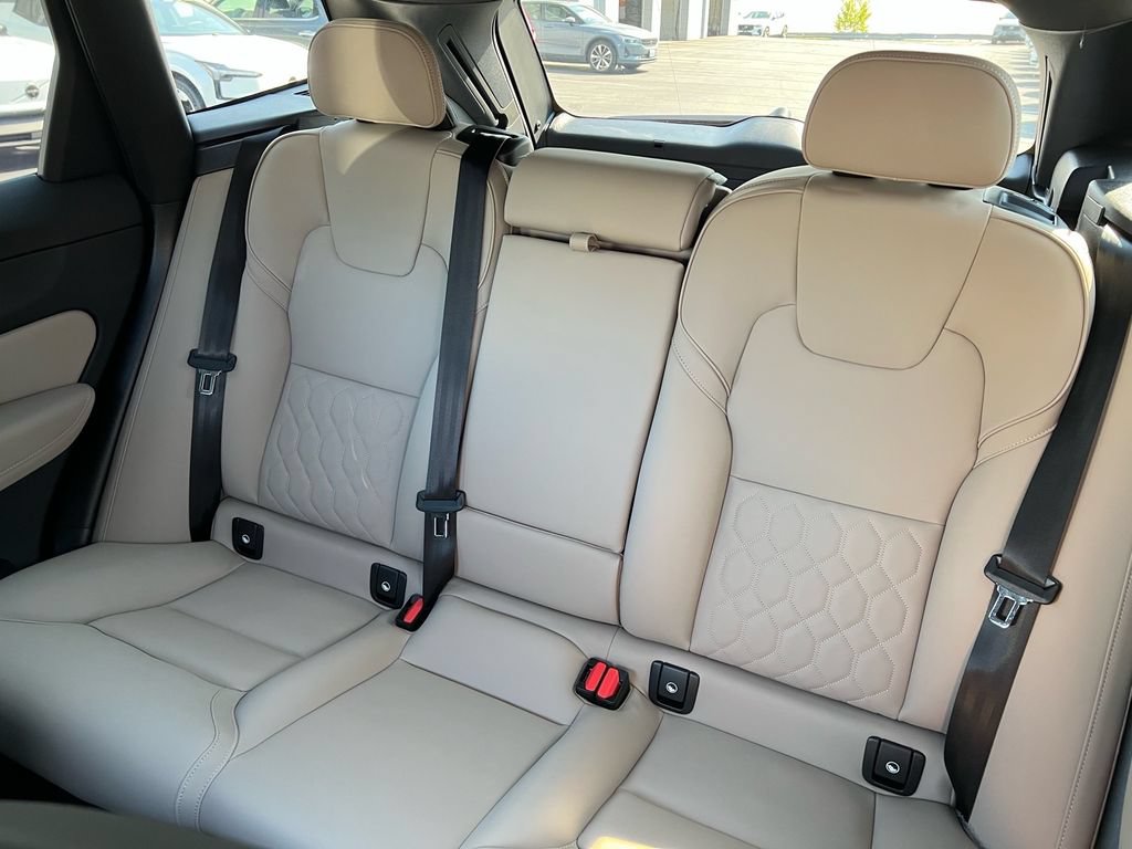 New 2026 Volvo XC60 T8 Plus w/ Protection Package Premier AWD/4WD image 20