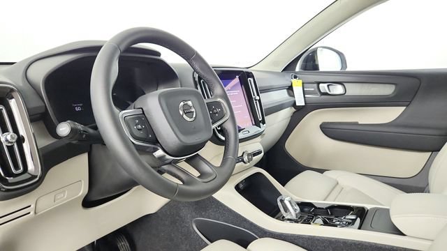 Certified 2026 Volvo XC40 B5 Ultra w/ Climate Package AWD/4WD image 12