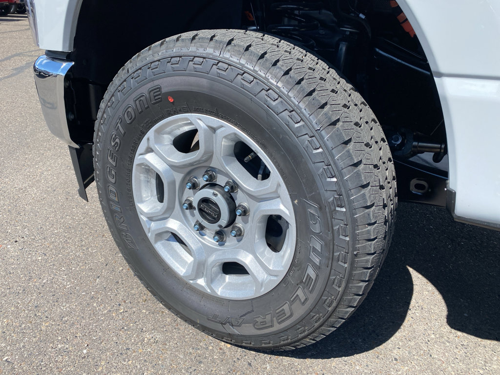 New 2026 Ford F350 4x4 Crew Cab Super Duty image 2