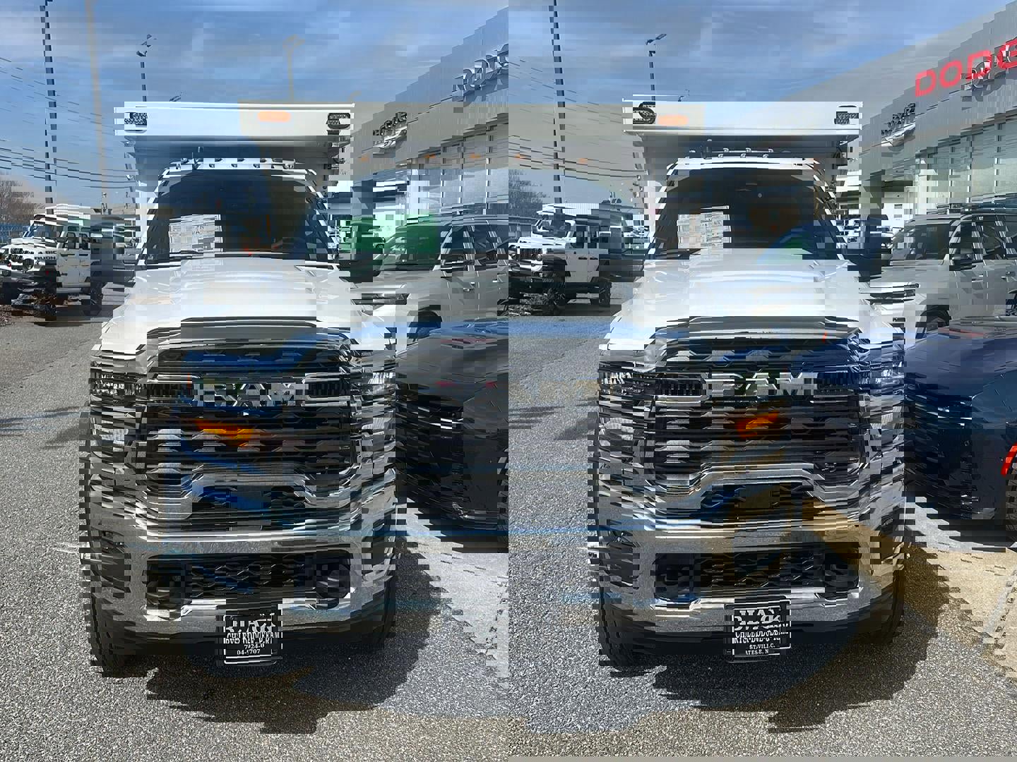 New 2025 RAM 5500 4x4 Regular Cab image 2