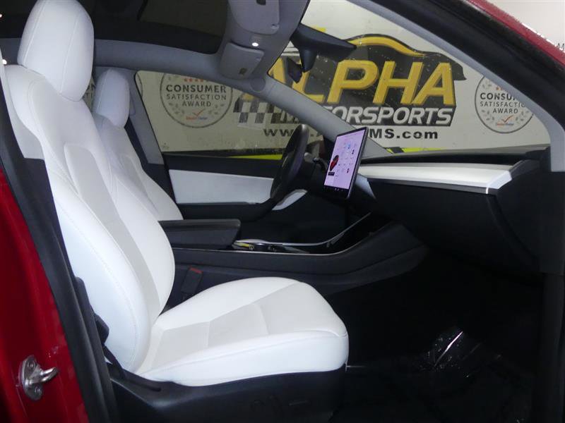 Used 2020 Tesla Model Y Long Range image 3