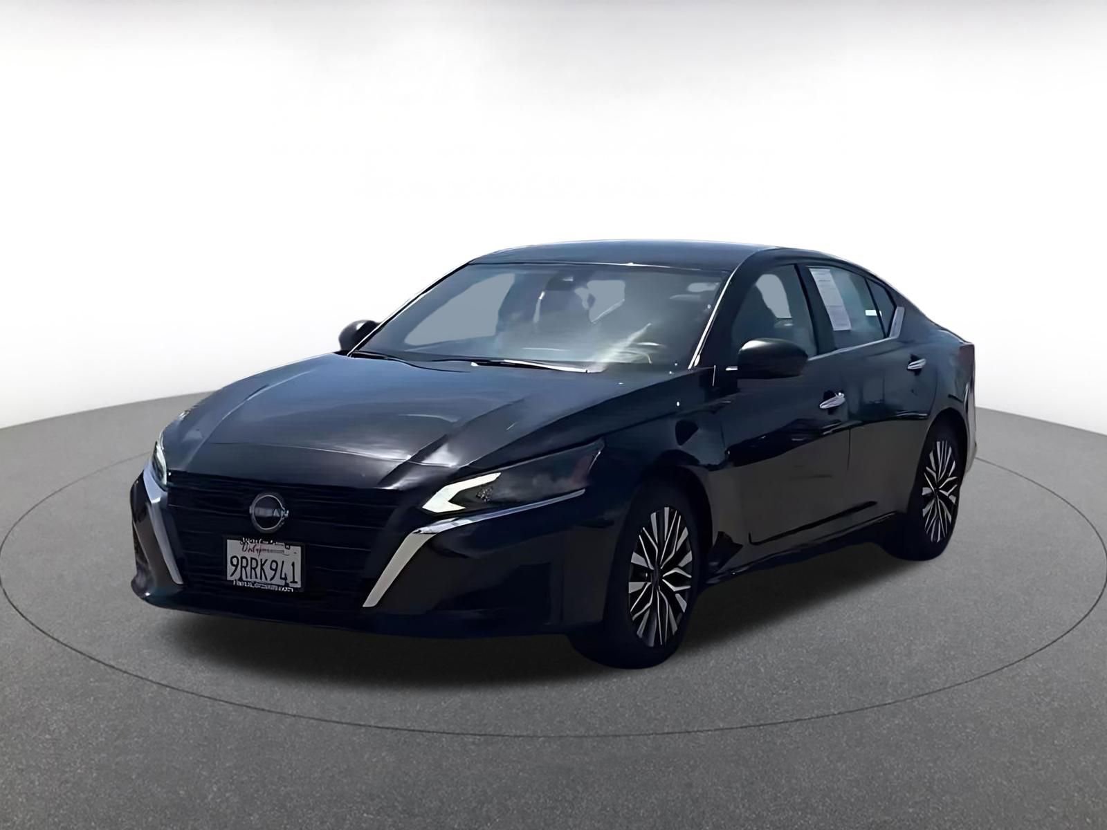 Used 2025 Nissan Altima 2.5 SV FWD image 7