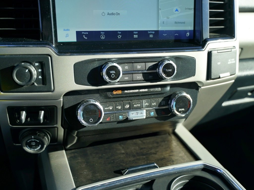 Used 2022 Ford F250 Lariat w/ Chrome Package image 17