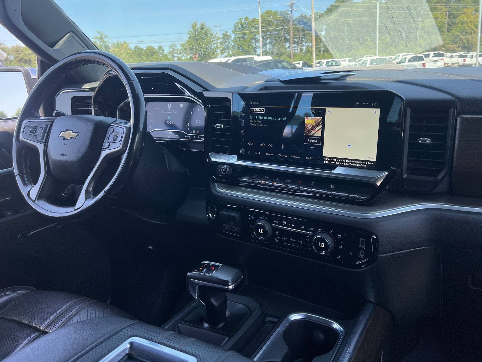 Used 2022 Chevrolet Silverado 1500 High Country w/ High Country Premium Package AWD/4WD image 3