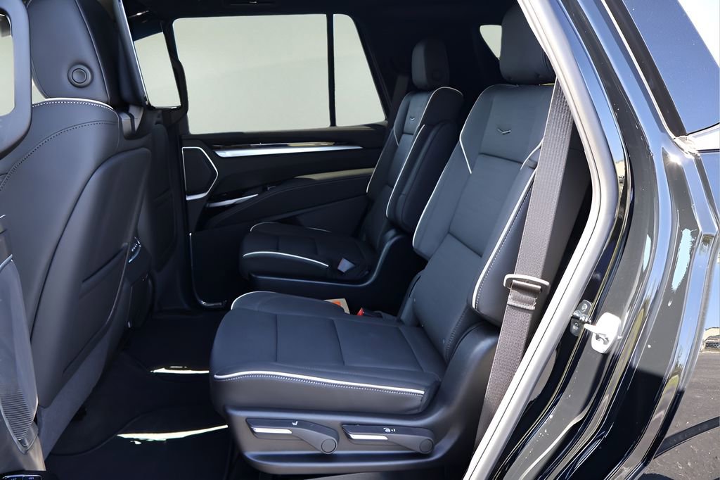 New 2026 Cadillac Escalade Luxury AWD/4WD image 14