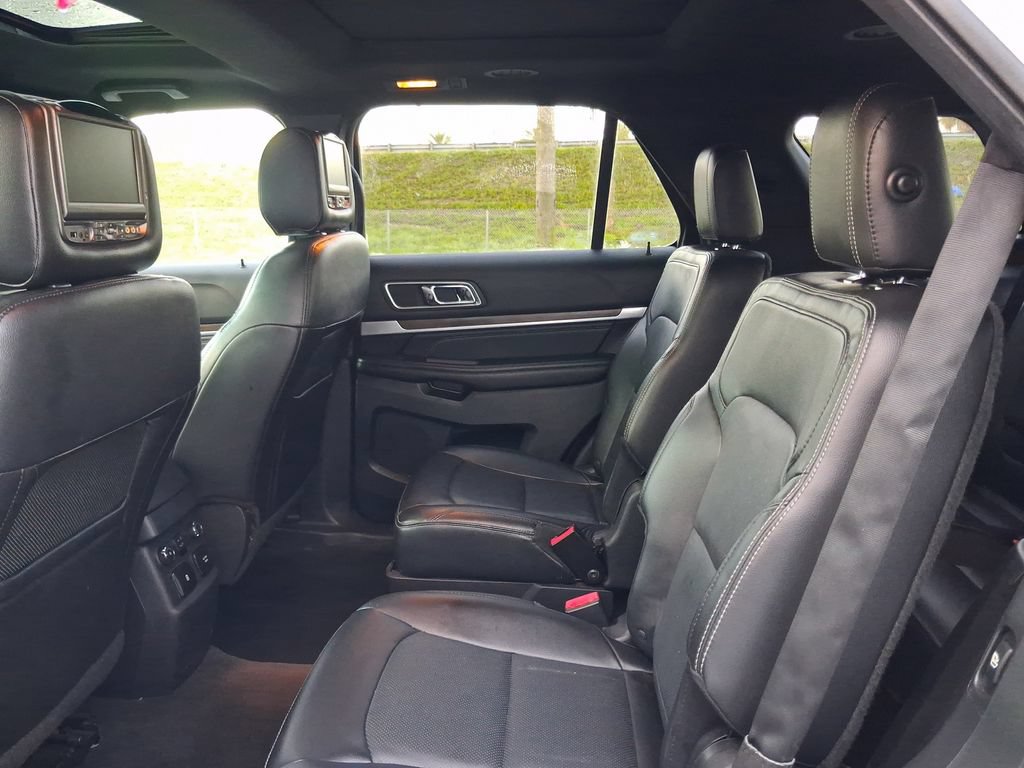 Used 2016 Ford Explorer Limited w/ Equipment Group 301A FWD image 11