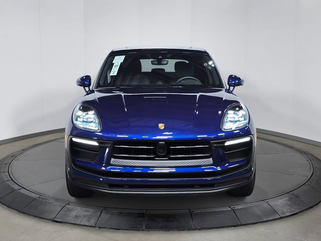 Certified 2025 Porsche Macan AWD/4WD image 10