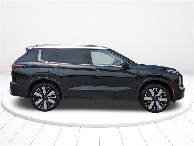 New 2025 Mitsubishi Outlander AWD image 2