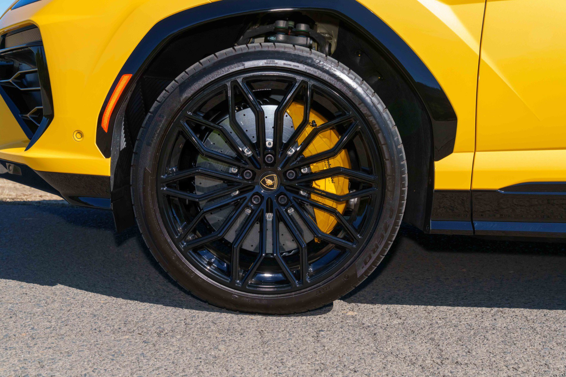 Used 2025 Lamborghini Urus SE image 11