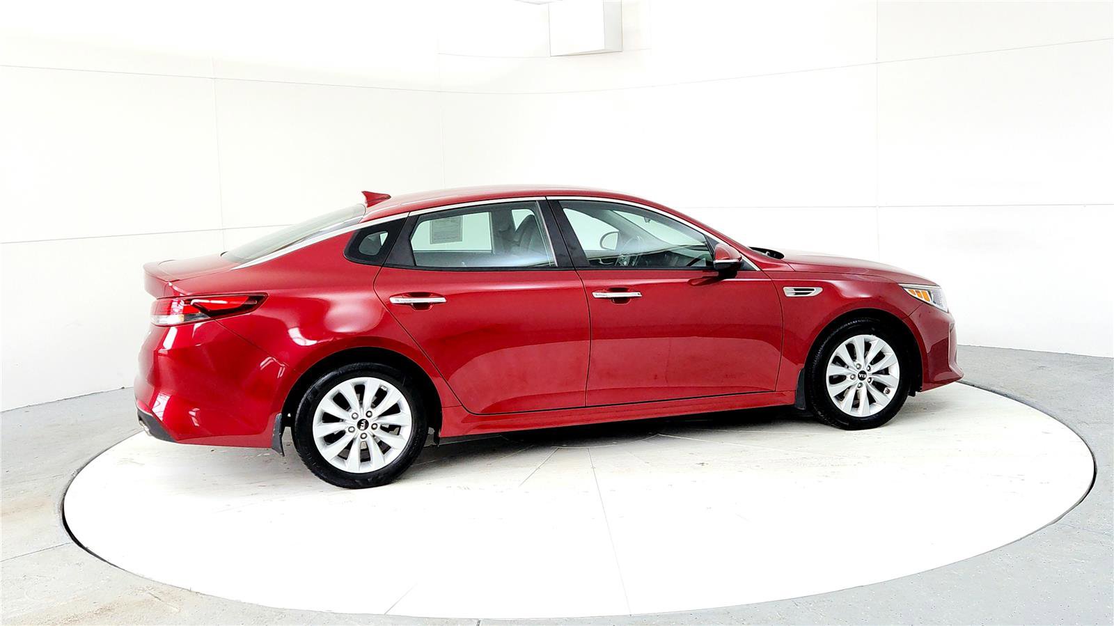 Used 2018 Kia Optima S image 6