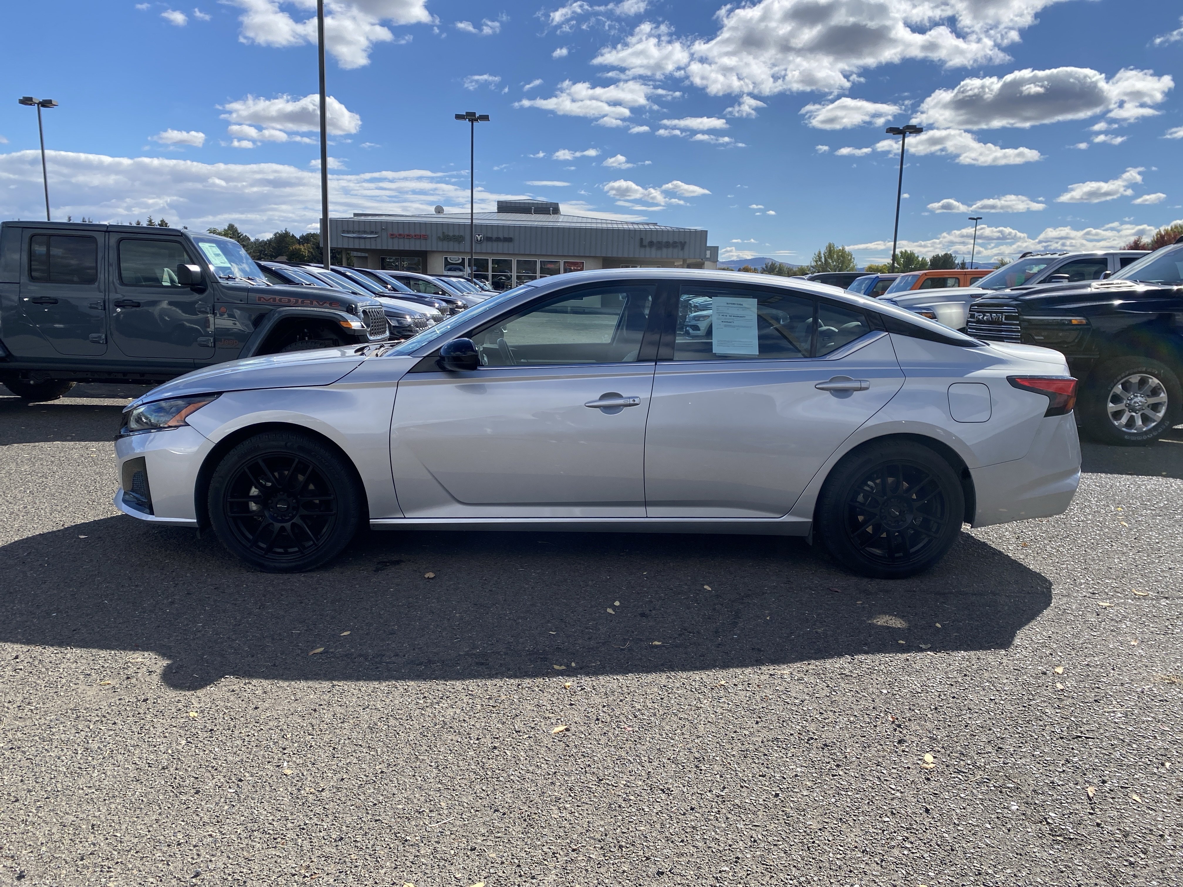 Used 2024 Nissan Altima 2.5 SR FWD image 6