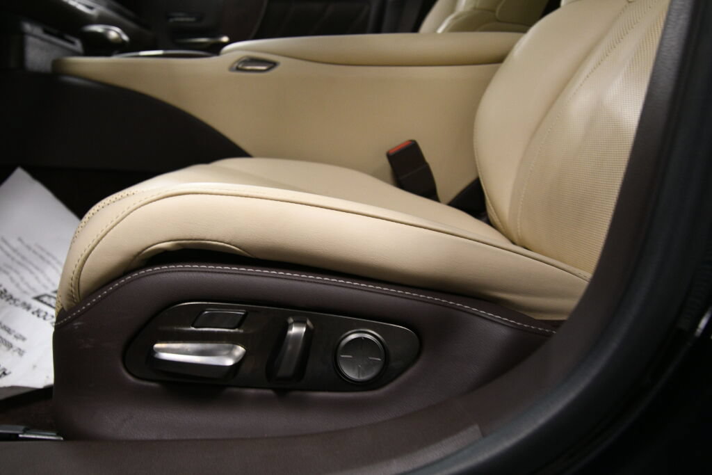 Used 2019 Lexus LS 500 AWD w/ Accessory Package (Z2) image 10