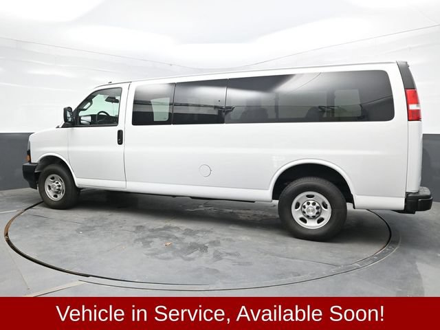 Used 2024 Chevrolet Express 3500 LS RWD image 4