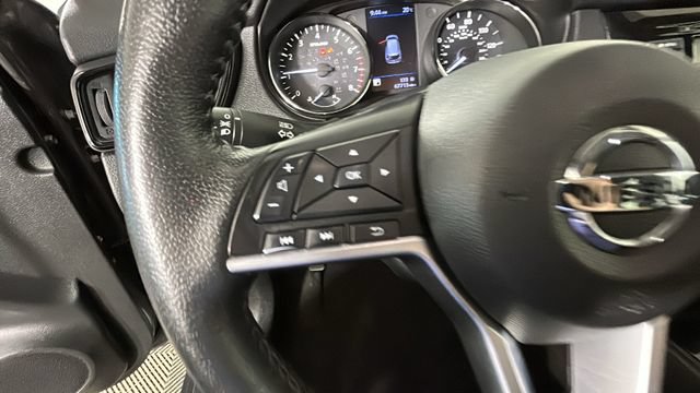 Used 2020 Nissan Rogue S FWD image 15