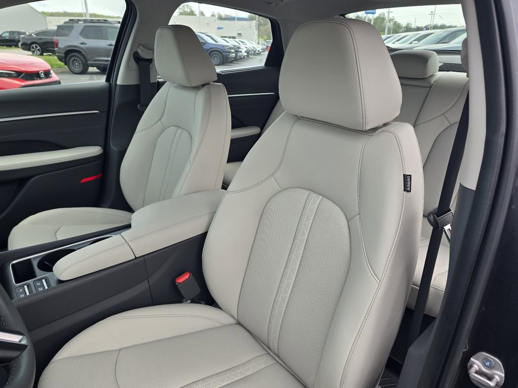 Used 2024 Hyundai Sonata Limited FWD image 13