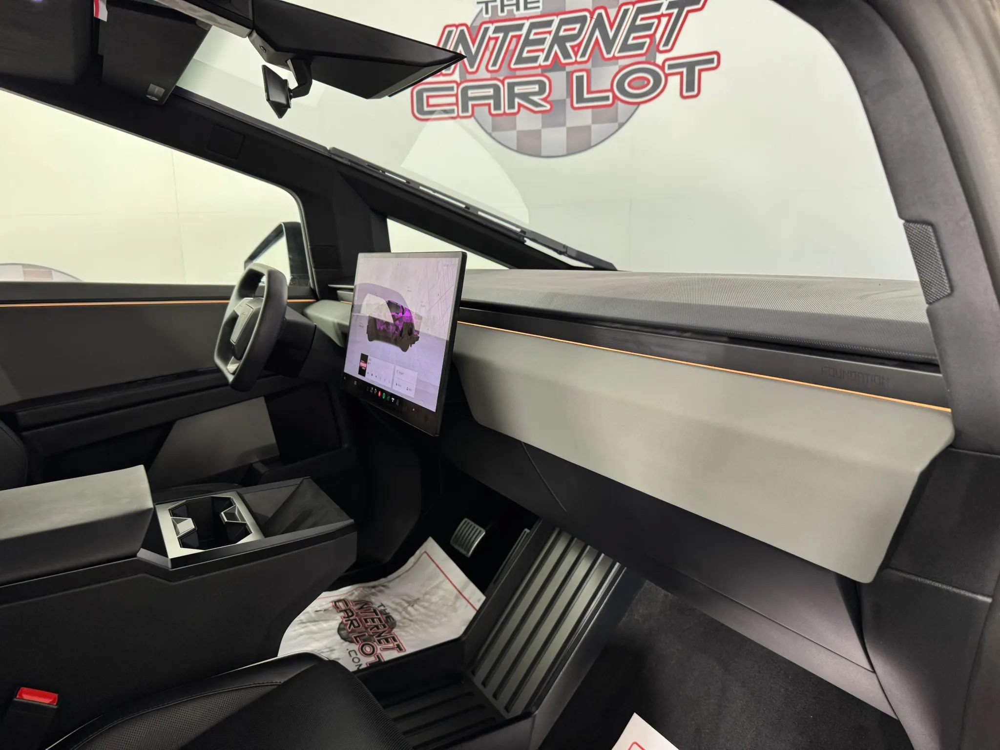 Used 2024 Tesla Cybertruck AWD Crew Cab image 12