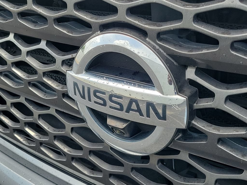 Used 2017 Nissan Titan PRO-4X w/ Pro-4x Convenience Package AWD/4WD image 10