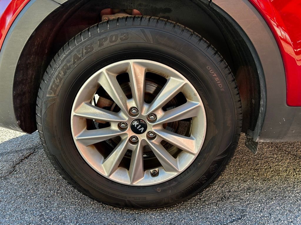 Used 2020 Kia Sorento LX image 17