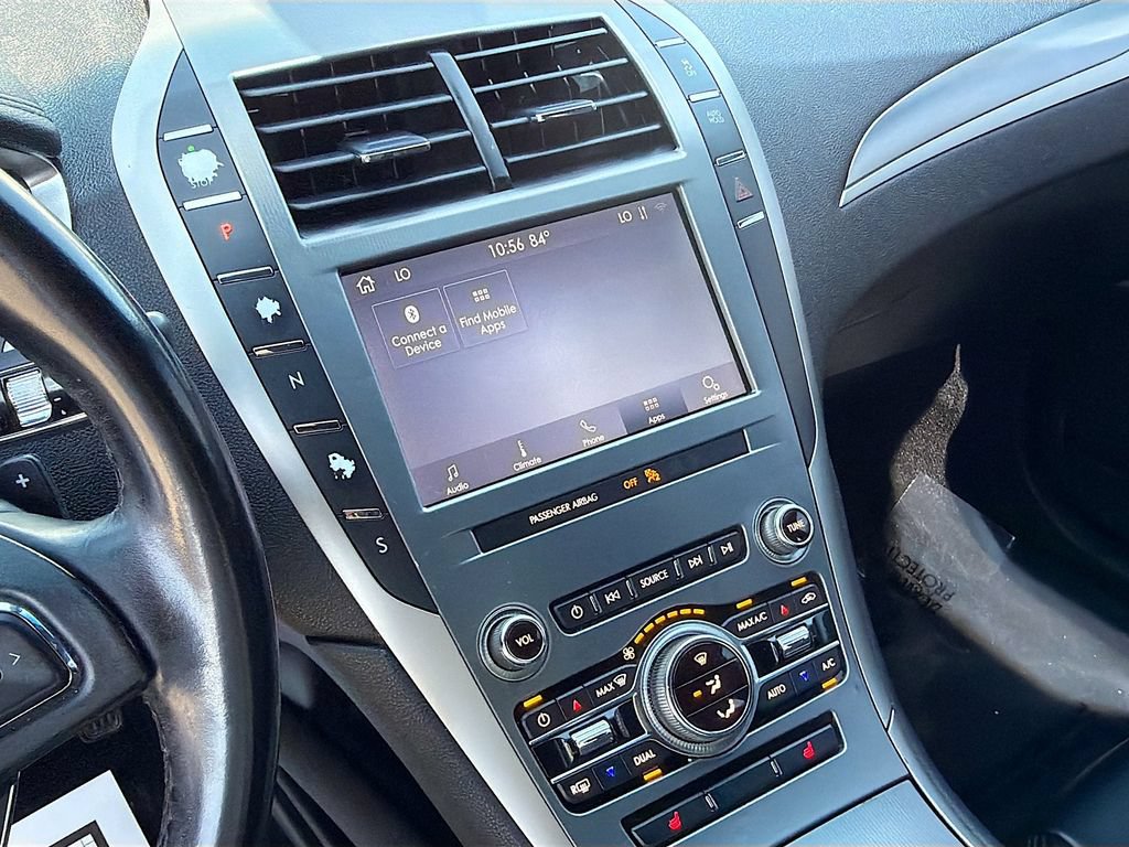 Used 2020 Lincoln MKZ FWD image 25
