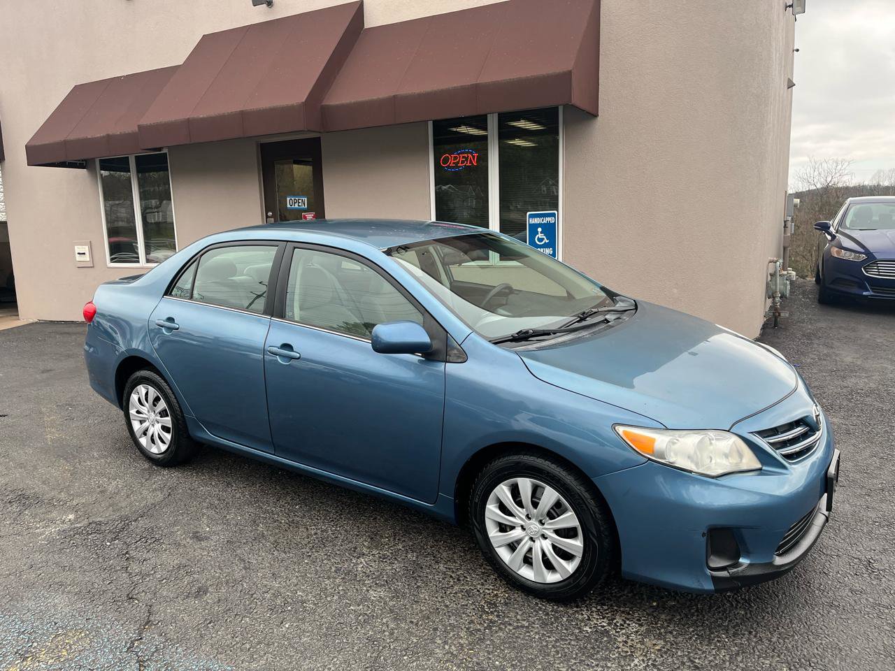 Used 2013 Toyota Corolla LE FWD image 3