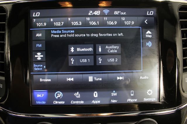 Used 2022 Jeep Grand Cherokee Laredo X image 5