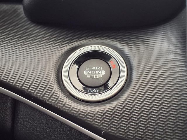 Used 2023 Jeep Grand Cherokee L Laredo image 15