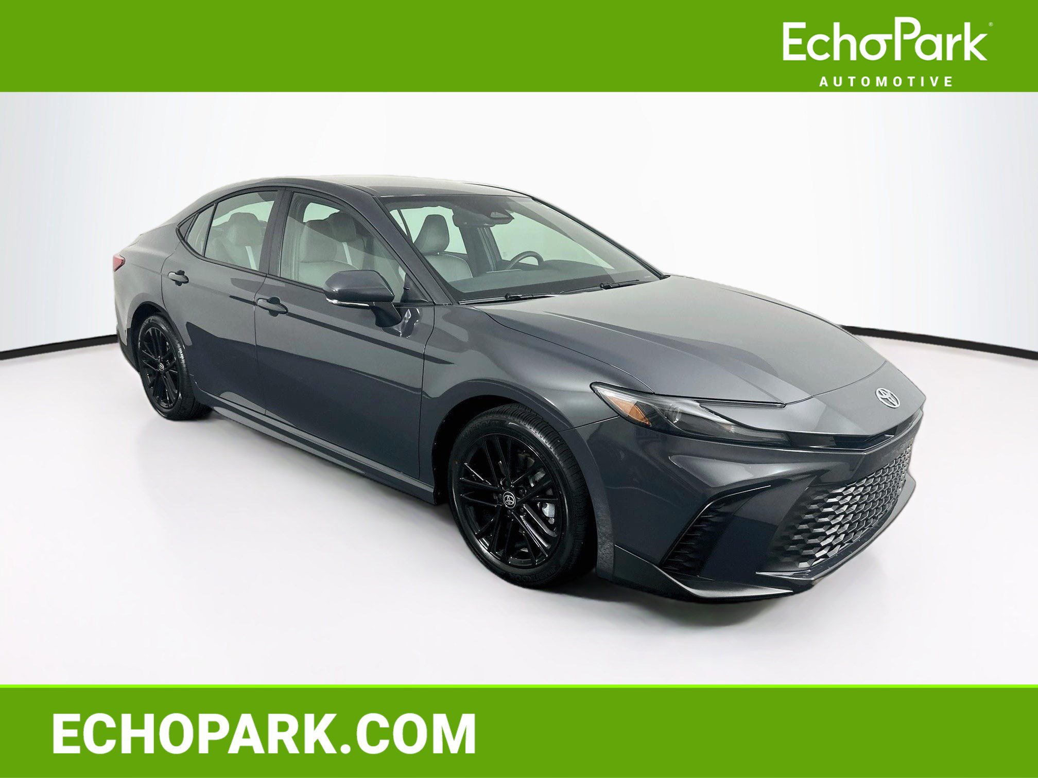 Used 2026 Toyota Camry SE w/ Convenience Package FWD image 1