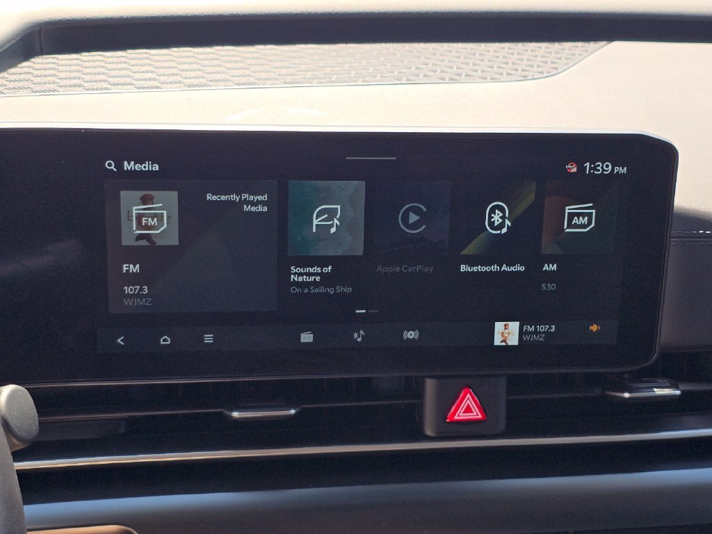 Certified 2025 Kia Carnival FWD image 17