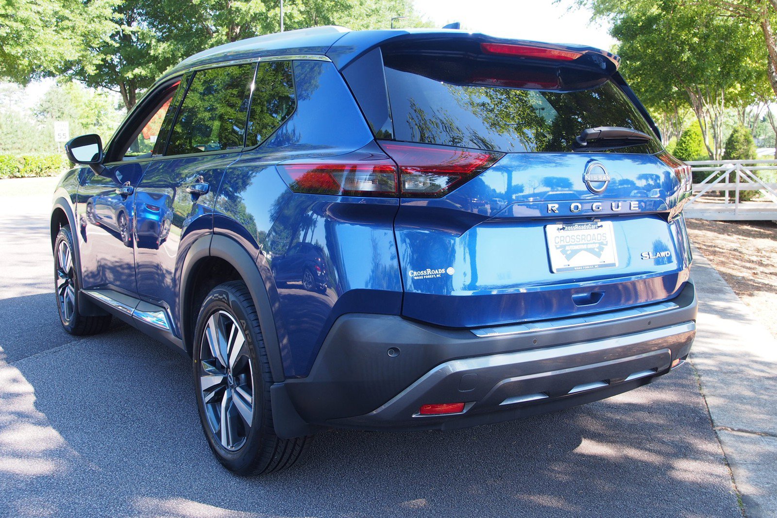 Used 2023 Nissan Rogue SL AWD/4WD image 5