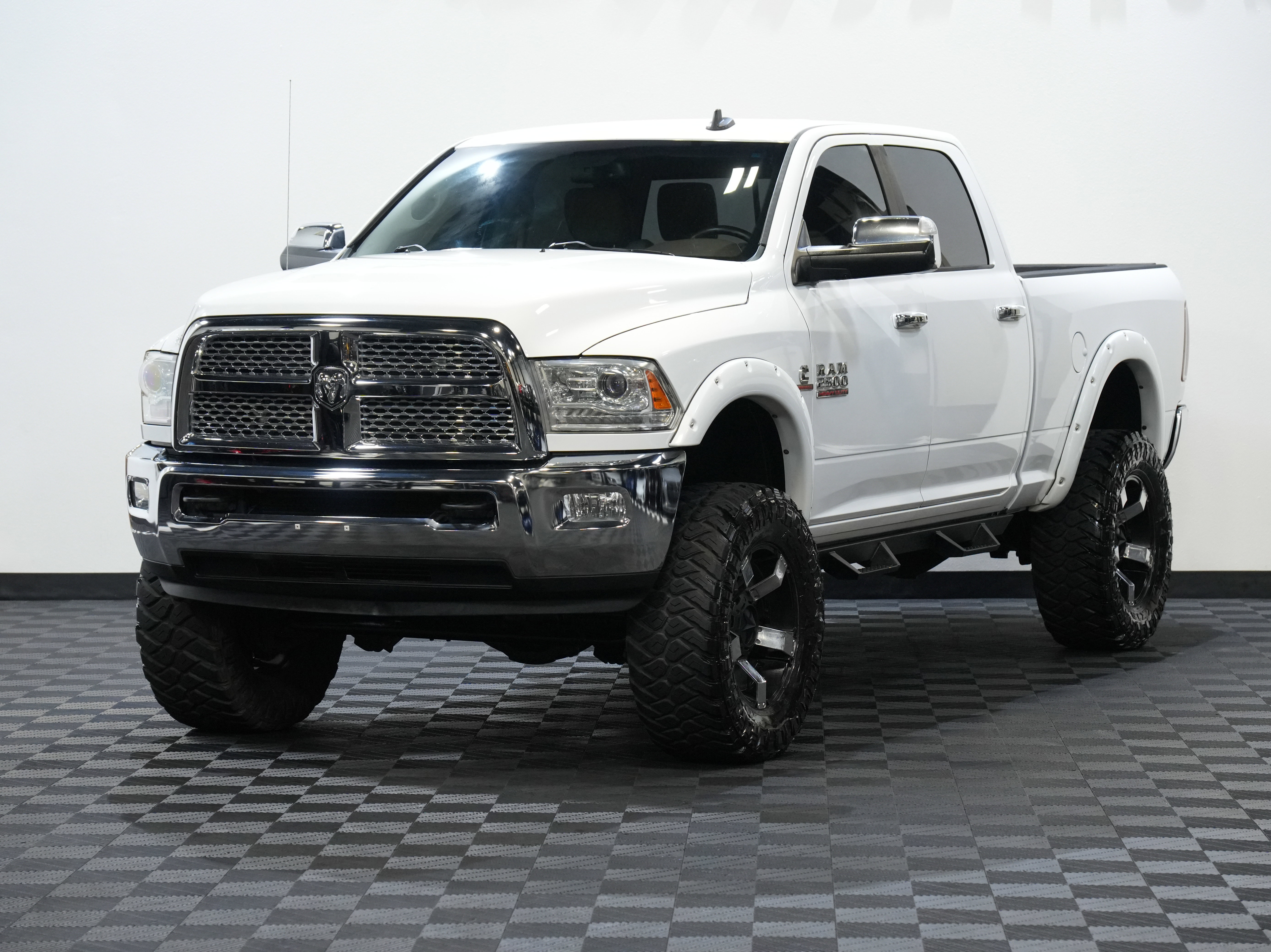 Used 2015 RAM 2500 Laramie w/ Convenience Group image 3