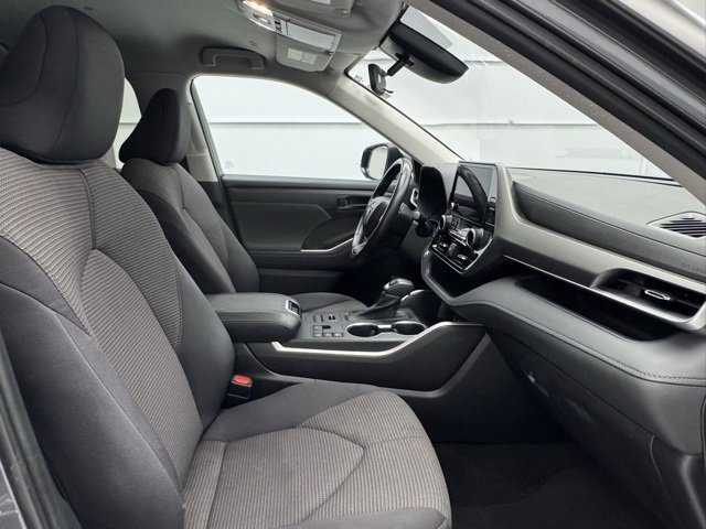 Used 2023 Toyota Highlander LE image 20