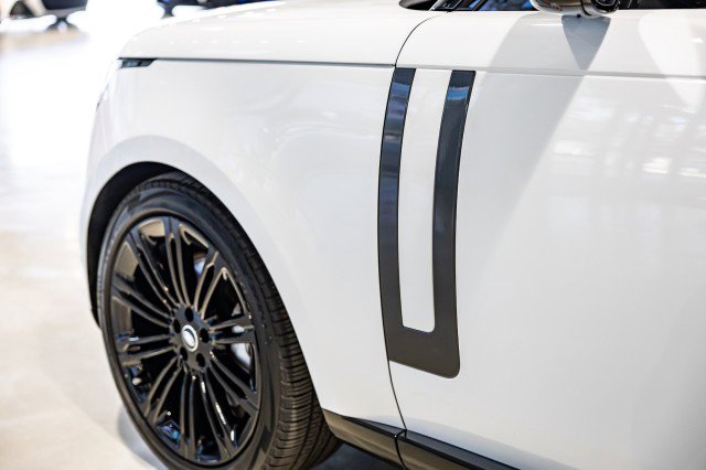 Used 2023 Land Rover Range Rover SE image 37