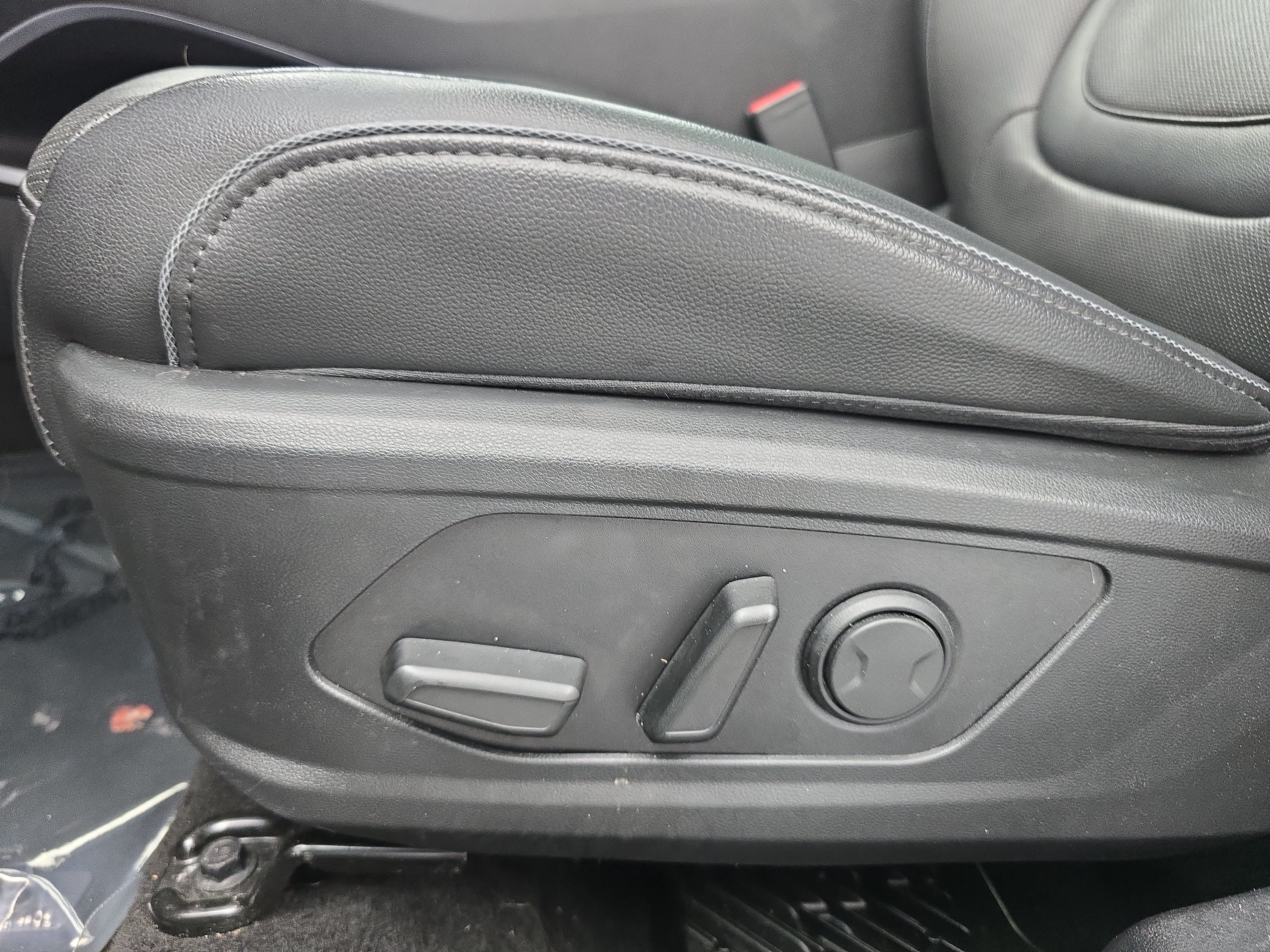 Used 2023 Hyundai Tucson Limited AWD/4WD image 29