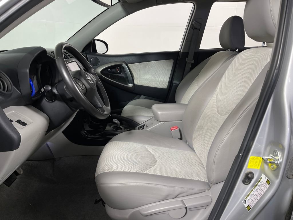 Used 2014 Toyota RAV4 EV FWD image 10
