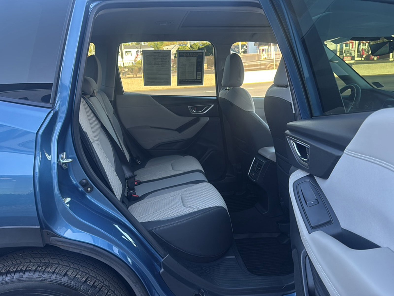 Used 2023 Subaru Forester Premium AWD/4WD image 19