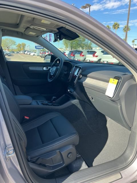 New 2026 Volvo XC40 B4 Core FWD image 32