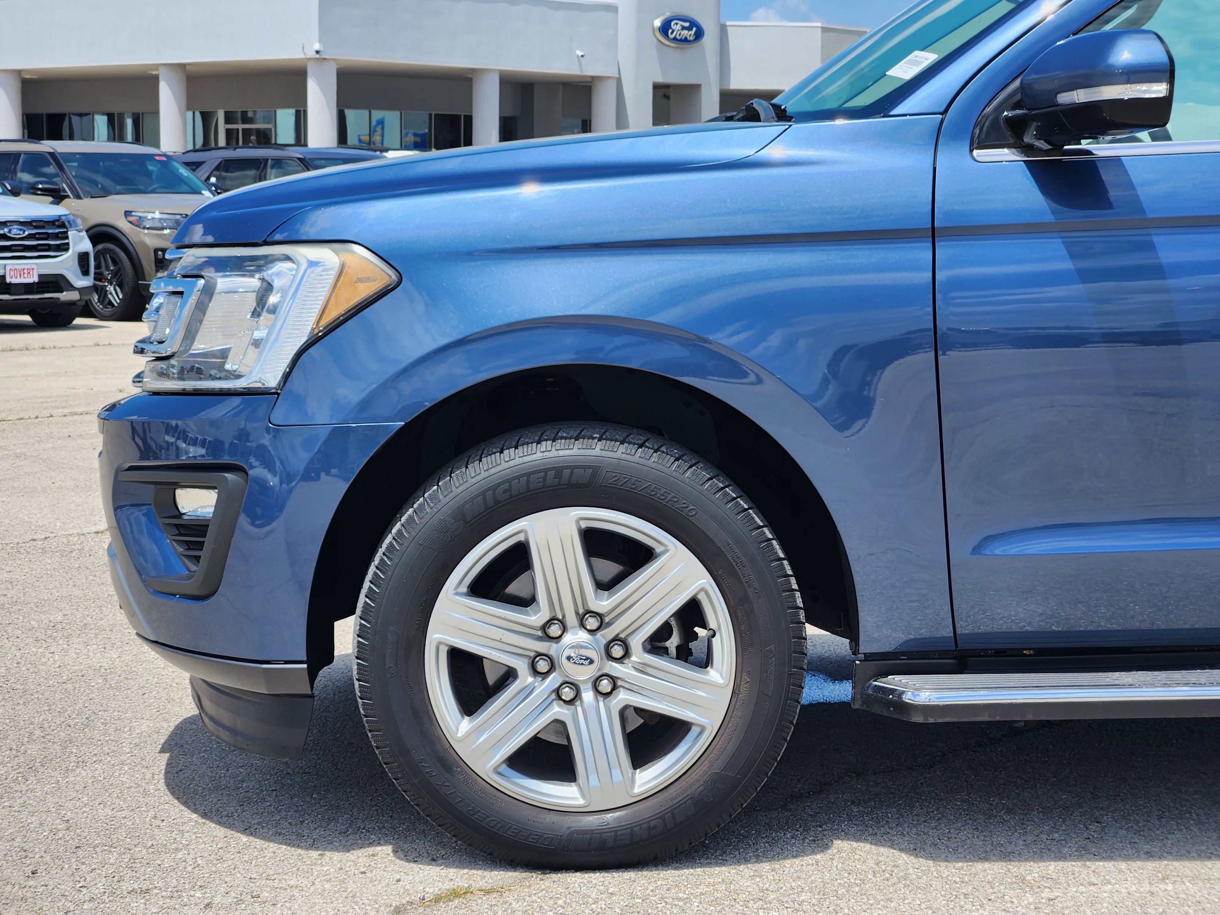 Used 2018 Ford Expedition XLT w/ Equipment Group 202A RWD image 9