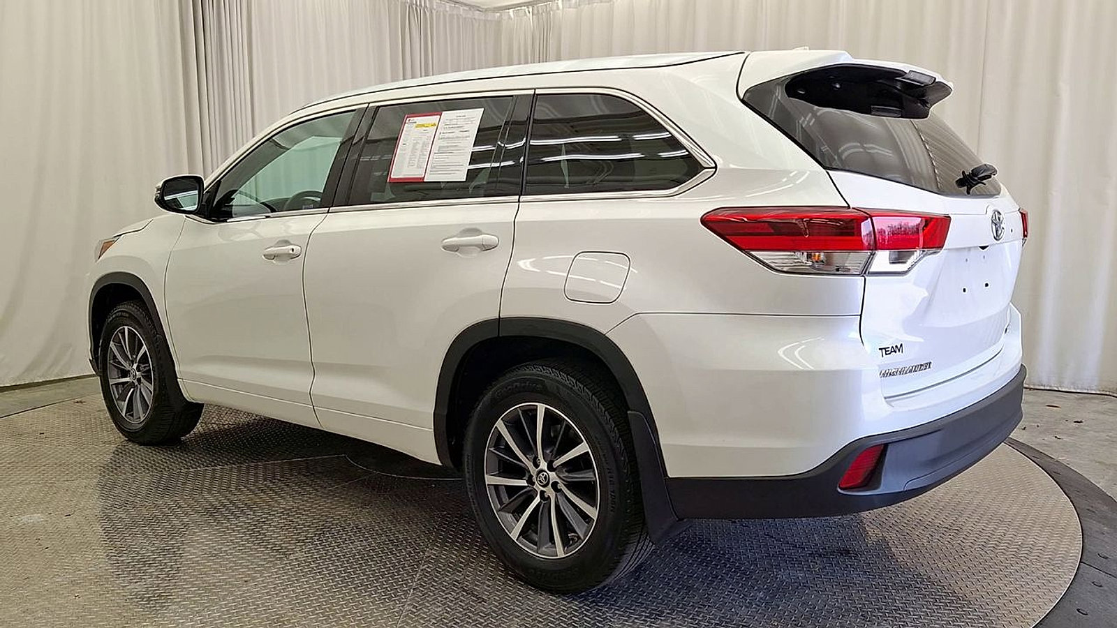 Certified 2018 Toyota Highlander XLE image 9