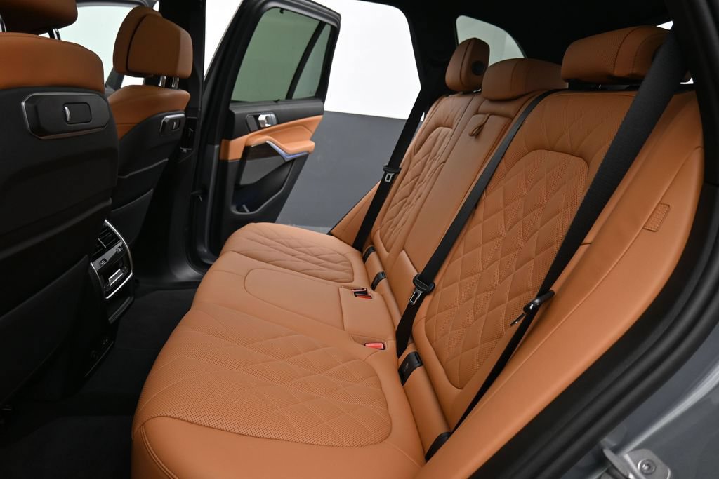 New 2026 BMW X5 xDrive40i AWD/4WD image 16