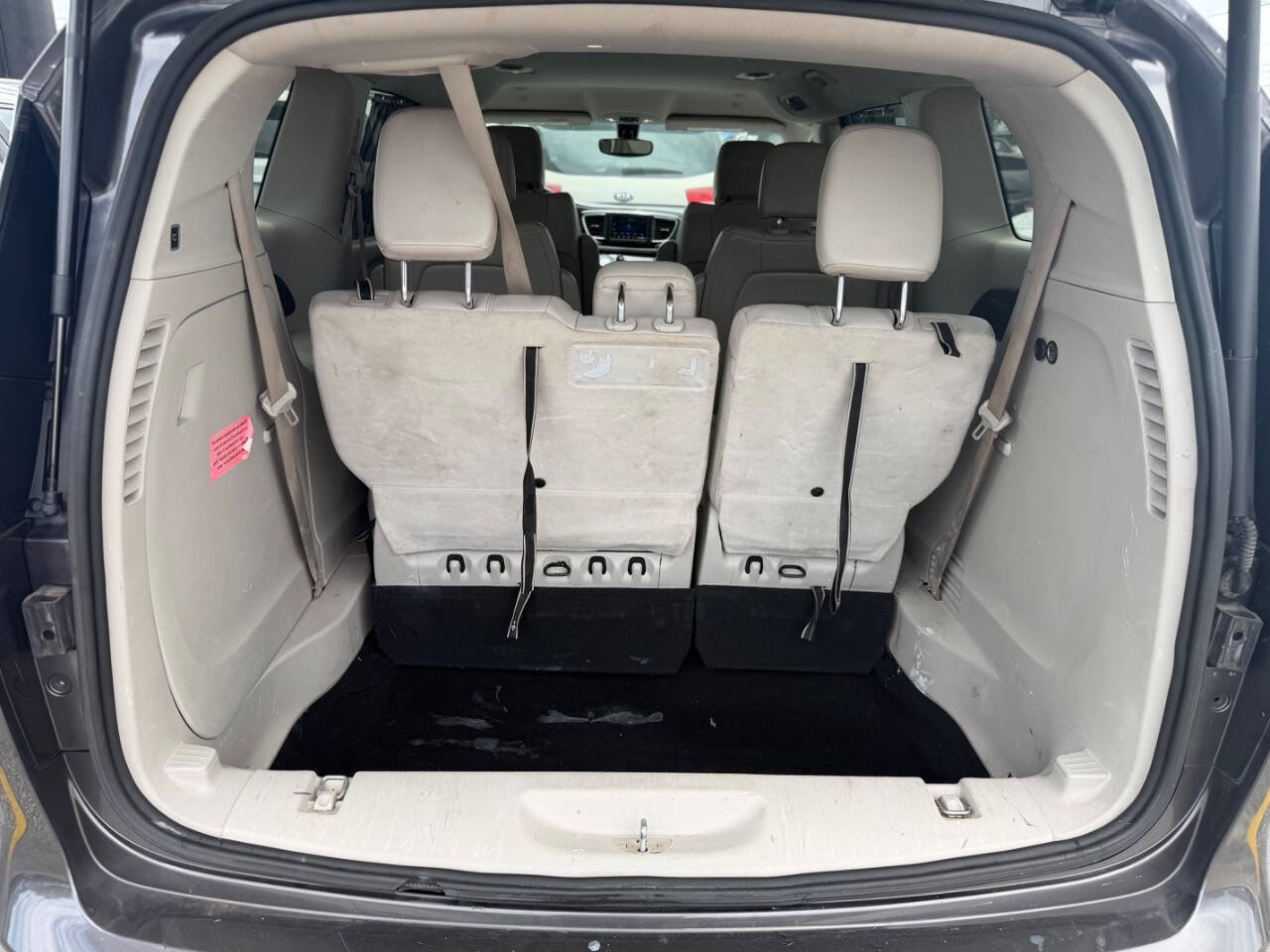 Used 2021 Chrysler Voyager Lxi FWD image 16
