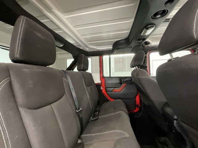 Used 2015 Jeep Wrangler Unlimited Sahara w/ Connectivity Group image 9