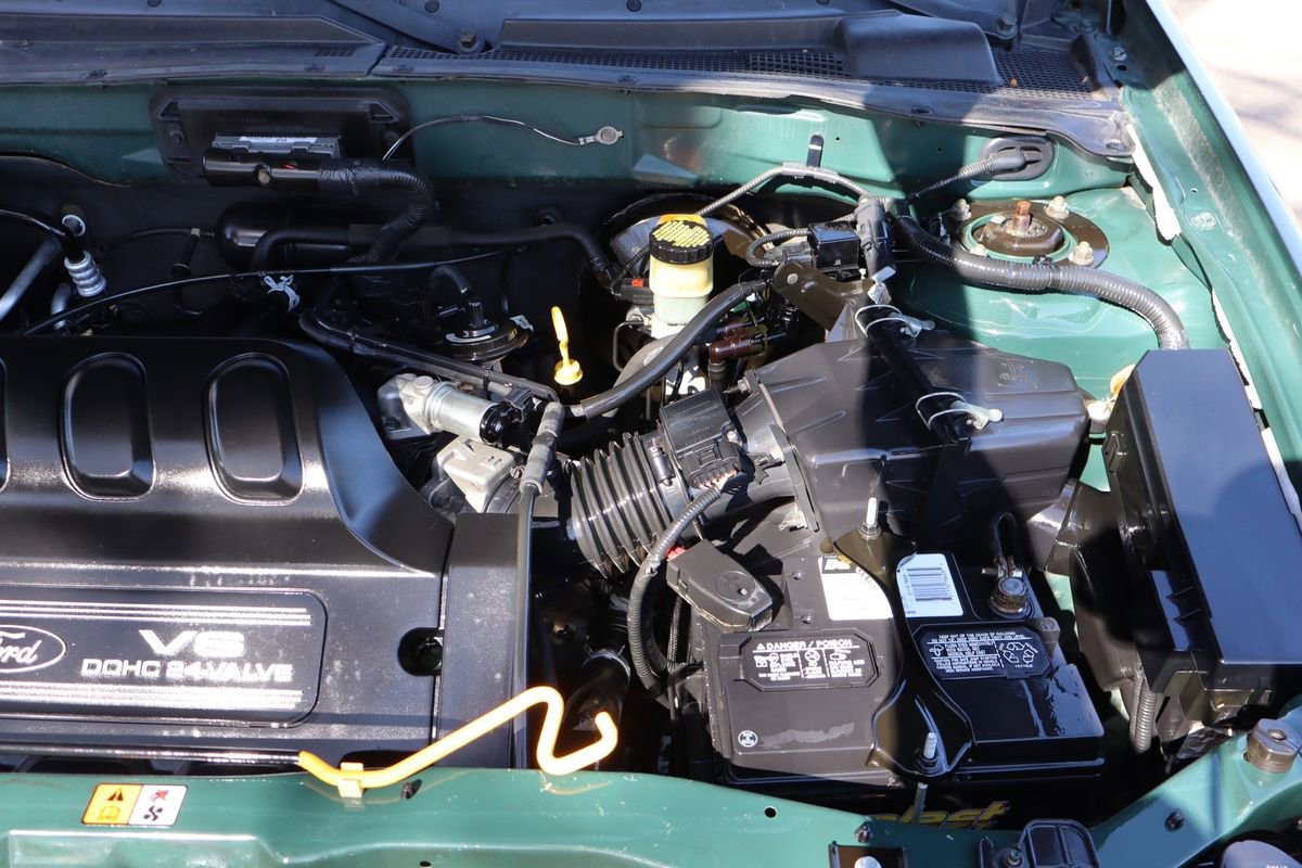 Used 2001 Ford Escape XLT image 36