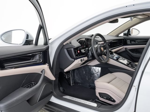 Certified 2025 Porsche Panamera 4 E-Hybrid AWD/4WD image 7