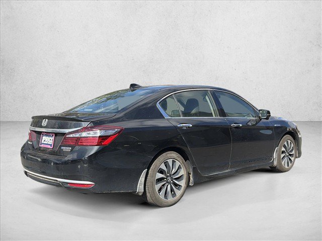 Used 2017 Honda Accord Touring image 5