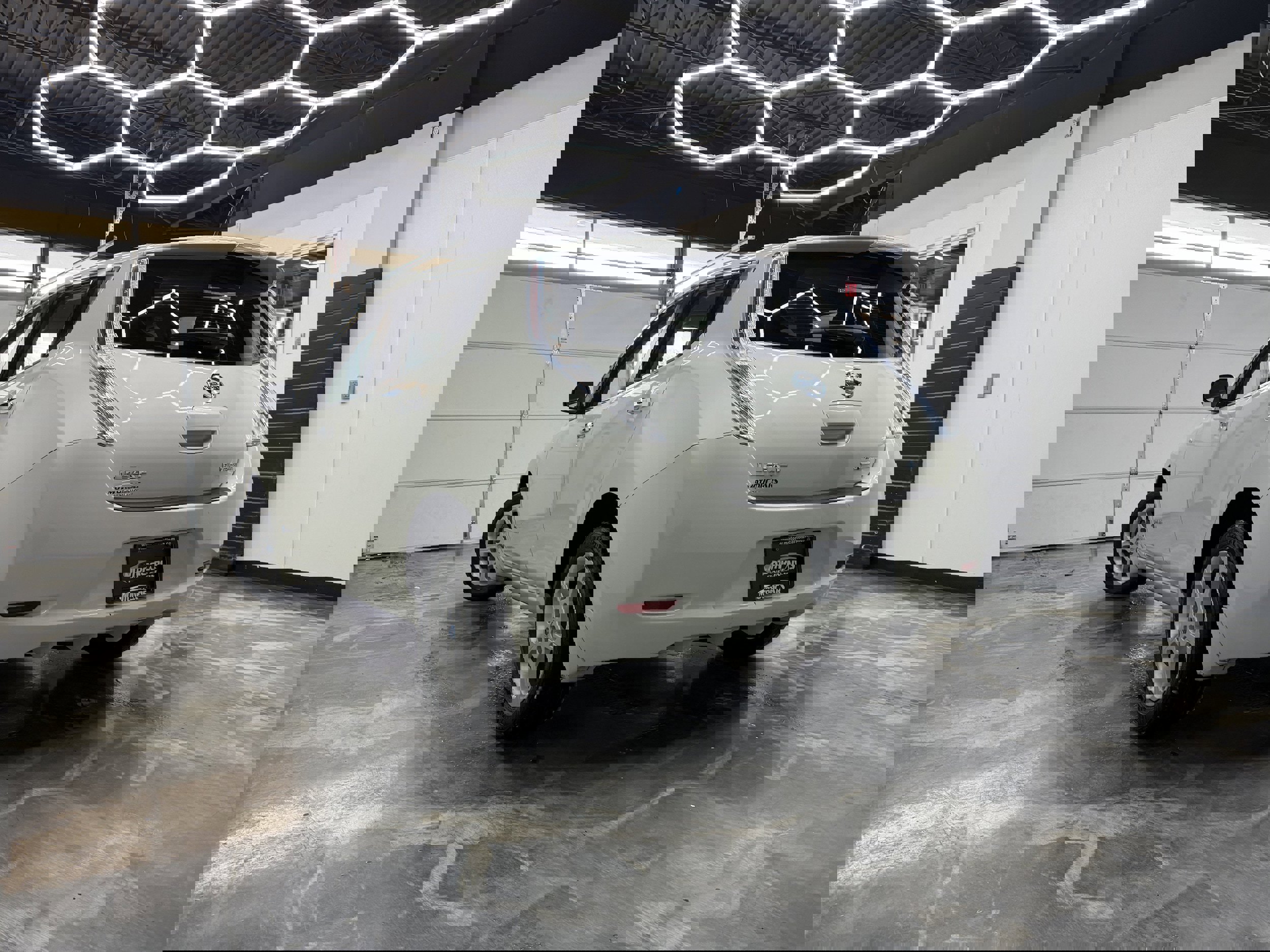 Used 2012 Nissan Leaf SL image 6