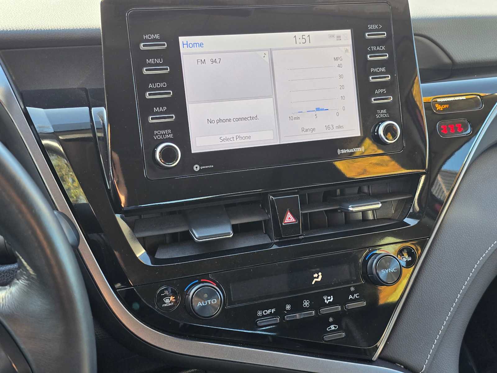 Used 2024 Toyota Camry SE image 28