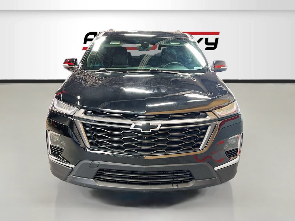 Used 2023 Chevrolet Traverse Premier w/ Redline Edition AWD/4WD image 2