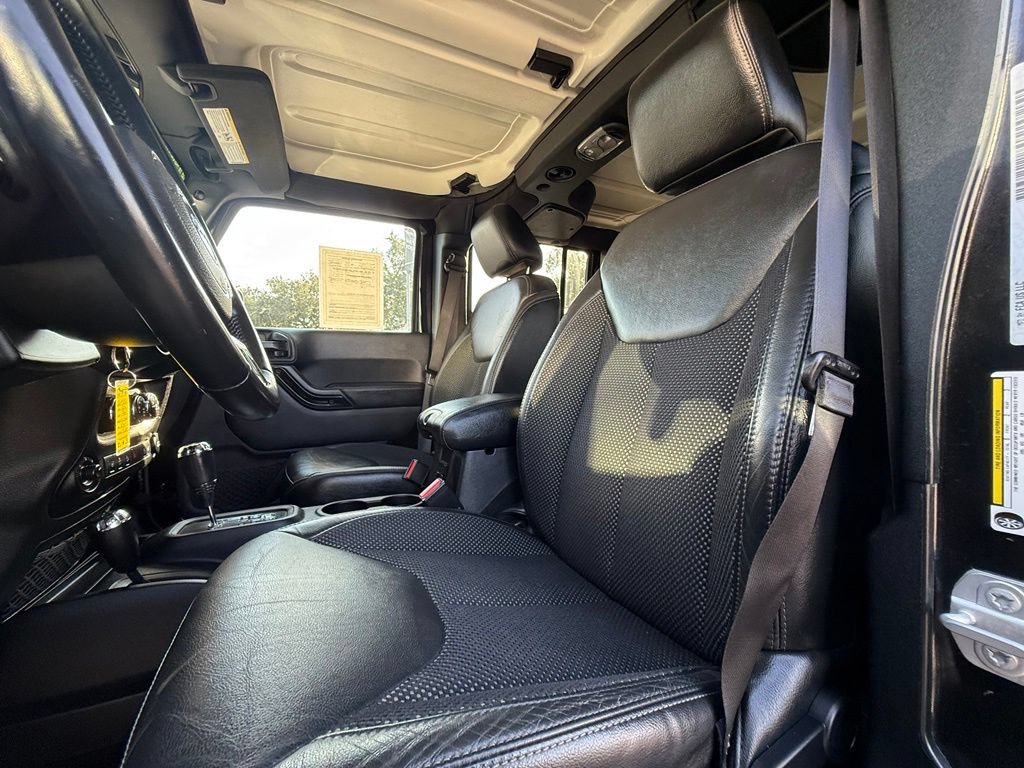 Used 2016 Jeep Wrangler Unlimited Sahara AWD/4WD image 31