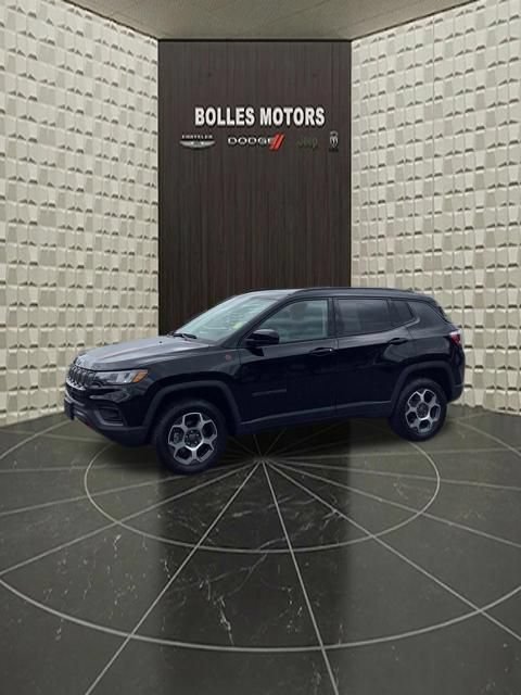 Certified 2022 Jeep Compass Trailhawk w/ Sun and Sound Group AWD/4WD image 8